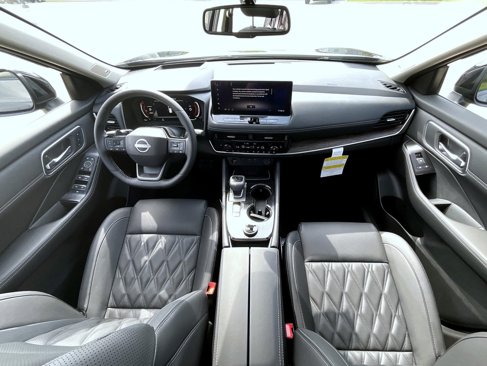 New 2026 Nissan Rogue Platinum image 14