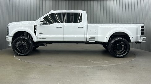 Used 2025 Ford F450 Platinum w/ Platinum Plus Package image 2