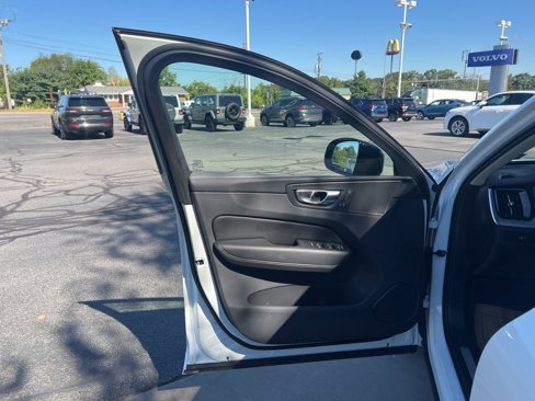 Certified 2025 Volvo XC60 B5 Plus image 11