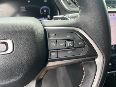 Used 2022 Jeep Grand Cherokee L Limited image 25