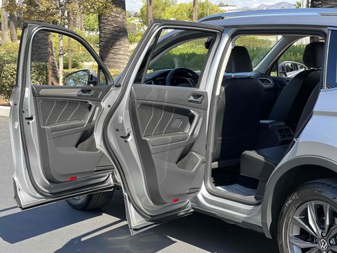 Used 2022 Volkswagen Tiguan SE image 66
