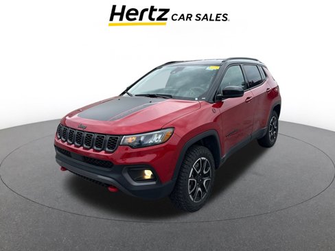 Used 2025 Jeep Compass Trailhawk image 3