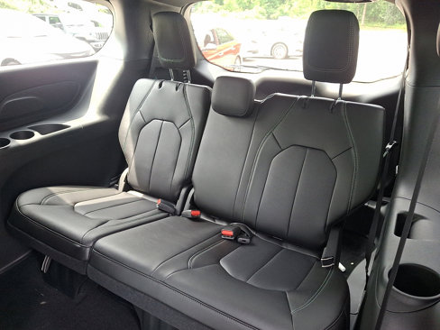 New 2026 Chrysler Pacifica Select image 6