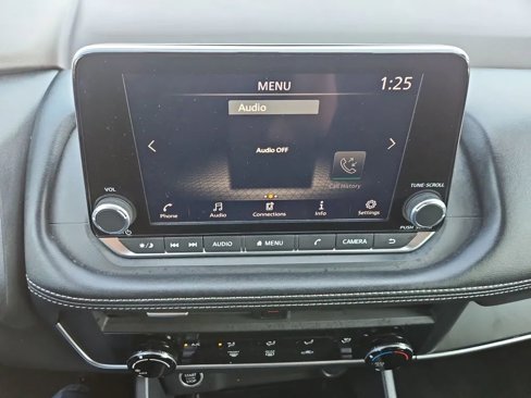 Used 2023 Nissan Rogue S image 10