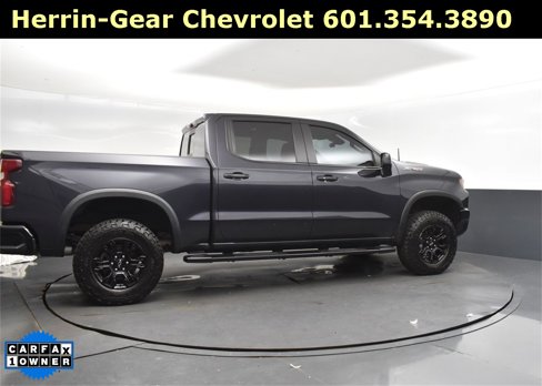 Used 2023 Chevrolet Silverado 1500 ZR2 w/ Technology Package image 9