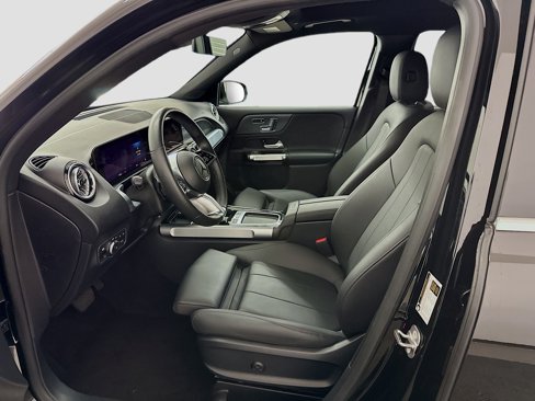Used 2025 Mercedes-Benz GLB 250 4MATIC image 13