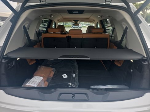 New 2026 BMW X7 xDrive40i image 8