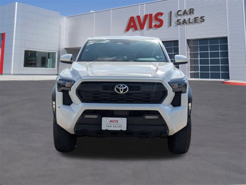 Used 2024 Toyota Tacoma TRD Off-Road image 2
