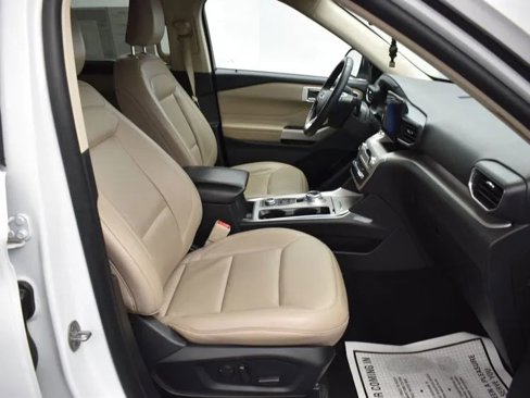 Used 2023 Ford Explorer XLT w/ Equipment Group 202A image 16
