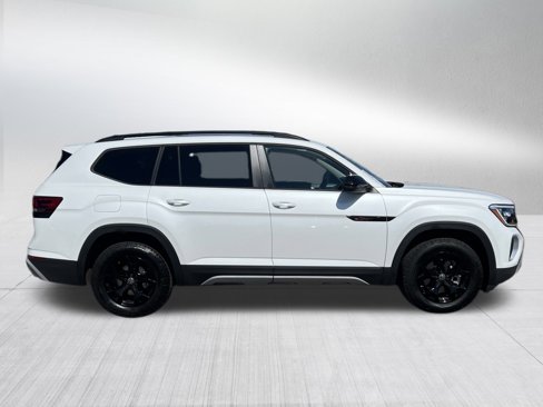 Used 2024 Volkswagen Atlas Peak Edition SEL image 8