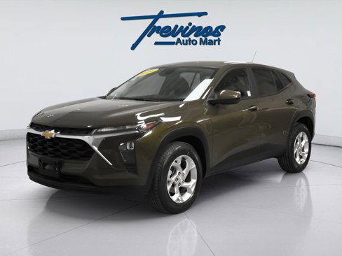 Used 2024 Chevrolet Trax LS w/ LS Convenience Package image 8