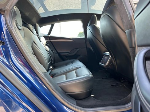 Used 2023 Tesla Model S Plaid image 33