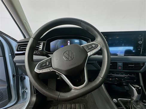 Used 2025 Volkswagen Jetta SE image 11