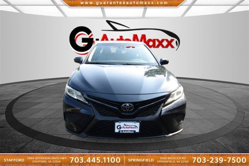 Used 2020 Toyota Camry SE image 2
