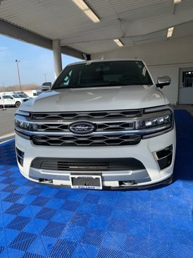 Used 2024 Ford Expedition Max Platinum image 2