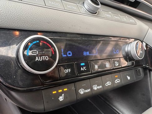 Used 2025 Hyundai Elantra SEL image 14