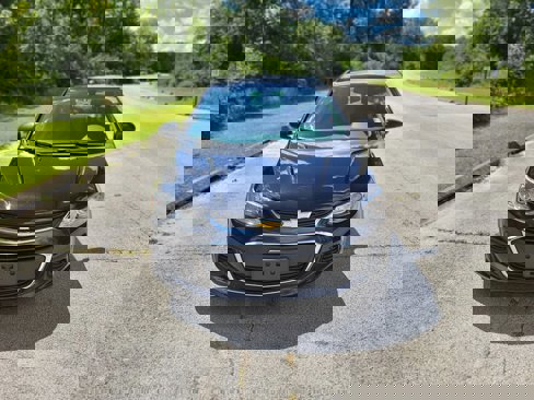 Used 2017 Chevrolet Sonic LT image 3