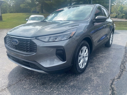 Used 2024 Ford Escape Active image 2