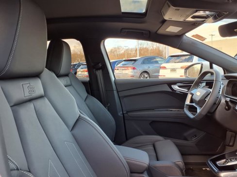 New 2025 Audi Q4 e-tron Premium Plus image 11