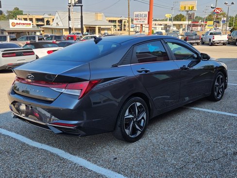 Used 2021 Hyundai Elantra Limited w/ Cargo Package image 7