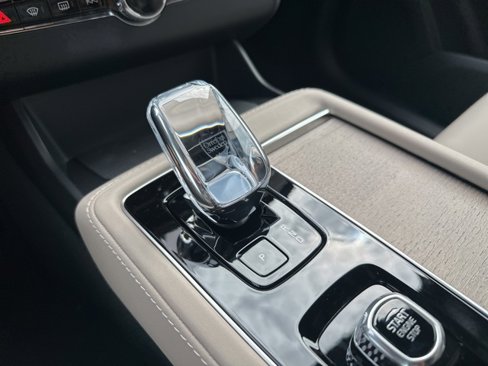 New 2026 Volvo XC90 B6 Plus w/ Protection Package image 14