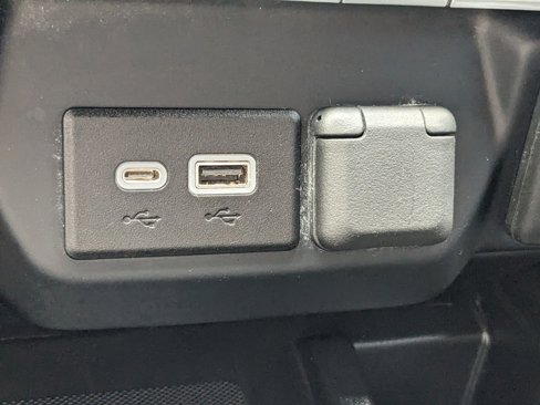 Used 2022 Chevrolet Silverado 1500 High Country image 32