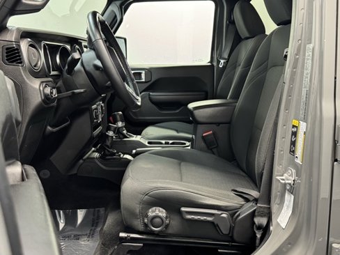 Used 2021 Jeep Gladiator Willys image 13