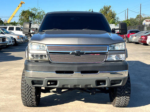 Used 2006 Chevrolet Silverado 2500 LT w/ Heavy-Duty Power Package image 11