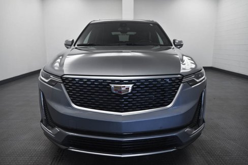 Used 2025 Cadillac XT6 Premium Luxury image 2