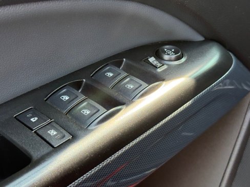 Used 2019 Chevrolet Colorado Z71 image 12