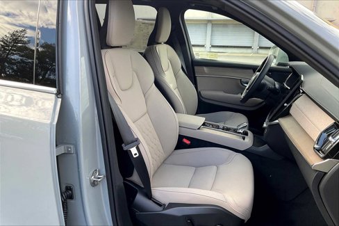 New 2026 Volvo XC90 T8 Plus image 32