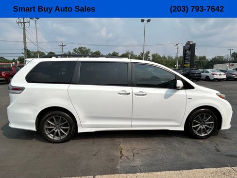 Used 2019 Toyota Sienna SE image 6