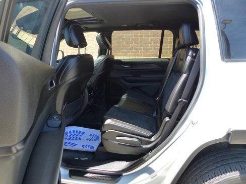 Used 2024 Jeep Grand Cherokee L Altitude image 32