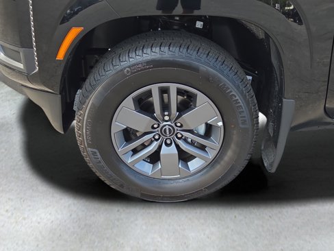 Used 2025 Nissan Frontier SV image 21