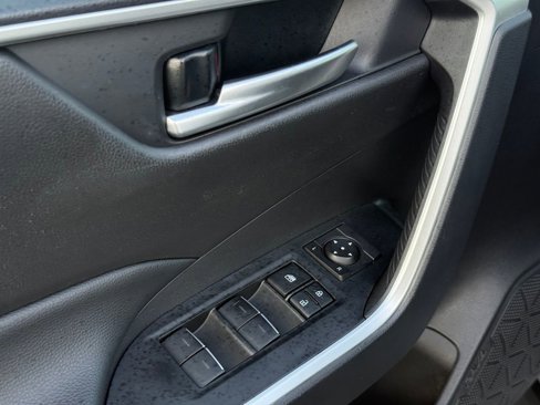 Used 2025 Toyota RAV4 XLE image 22