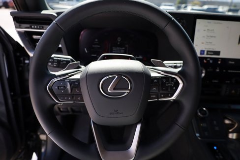 Used 2025 Lexus GX 550 w/ Accessory Package (Z1) image 13