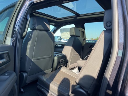 New 2026 Chevrolet Suburban High Country image 10