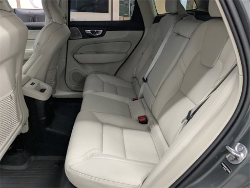 New 2026 Volvo XC60 T8 Ultra image 15