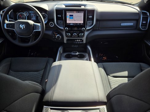 New 2026 RAM 1500 4x4 Crew Cab image 9