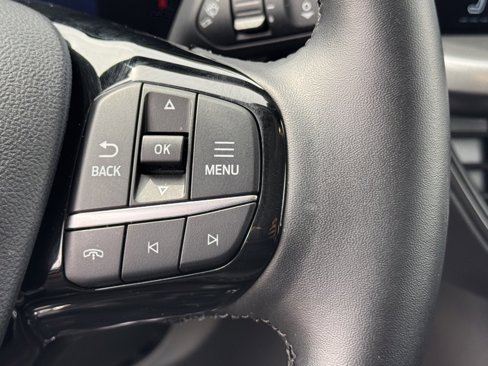 Used 2025 Ford Escape SE image 24