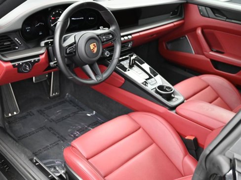 Certified 2024 Porsche 911 Carrera GTS image 4