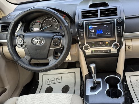 Used 2013 Toyota Camry LE image 14