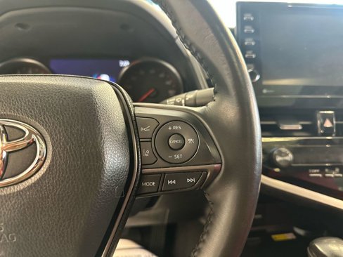 Used 2023 Toyota Camry XSE image 18