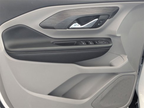 Used 2024 GMC Terrain SLE image 11