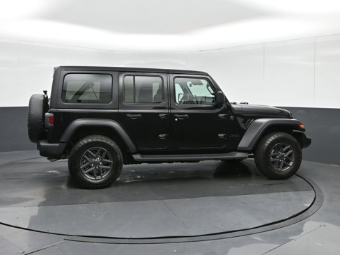 Used 2024 Jeep Wrangler Sport S image 8