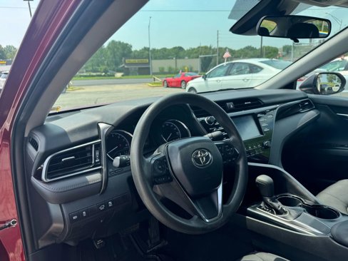 Used 2019 Toyota Camry LE image 13