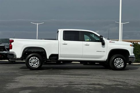 New 2026 Chevrolet Silverado 2500 LT image 3