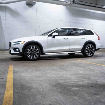 New 2026 Volvo V60 B5 Cross Country Ultra w/ Protection Package Premier image 3