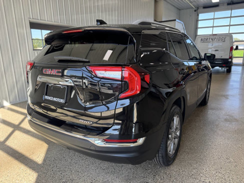 Used 2024 GMC Terrain SLT image 26