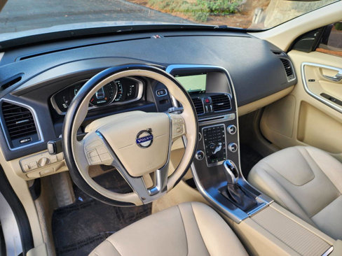 Used 2016 Volvo XC60 T5 Premier w/ Proximity Package image 20